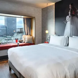 **** Hotel Radisson Red Hotel, Østrig